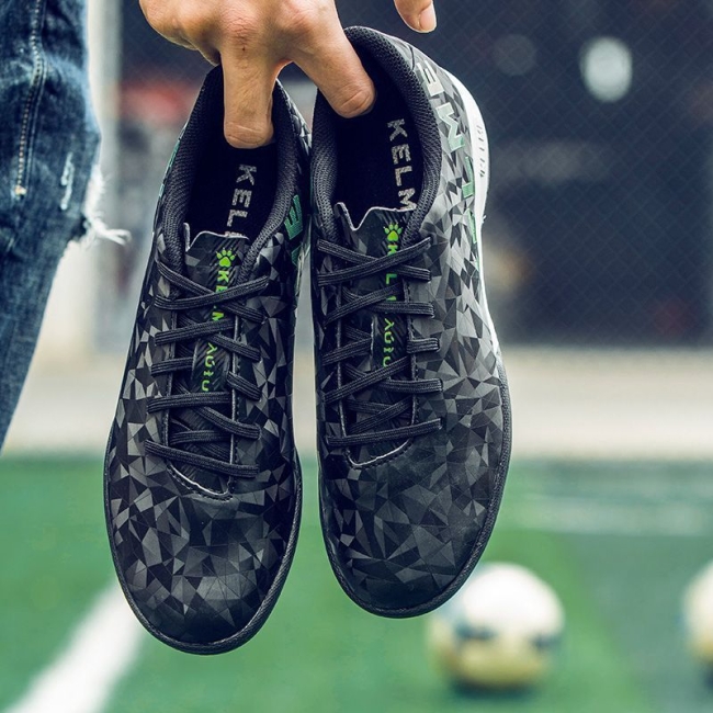 Шиповки Kelme Men's football shoes (TF)