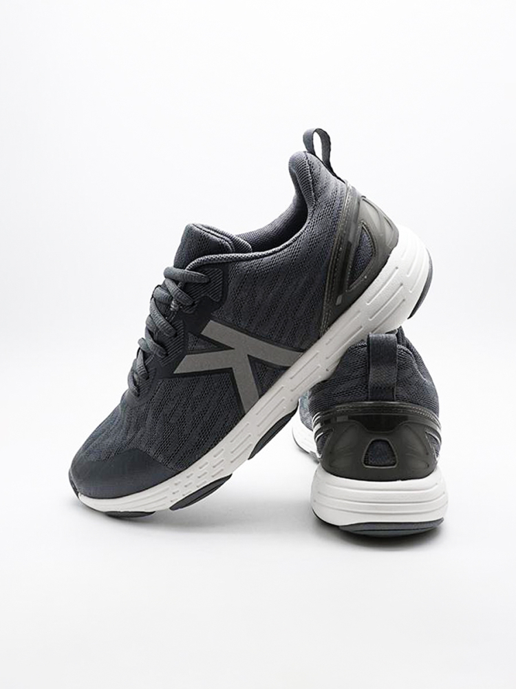 Кроссовки Kelme Sports Shoes