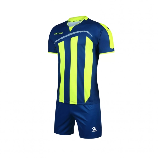 Детская футбольная форма Kelme Short sleeve football uniform